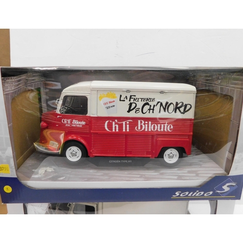 298 - Solido/HY van - 1.18 scale/die cast model