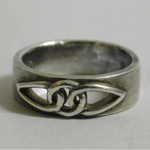 334 - Sterling silver - Celtic/weave pattern ring