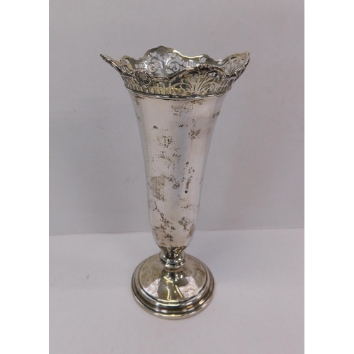 355 - Sterling silver fluted vase - hallmarked Sheffield/JDWD maker/c.1830