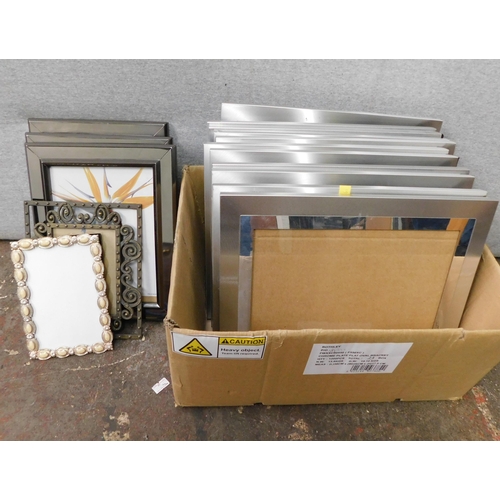 591 - Assortment of photo frames