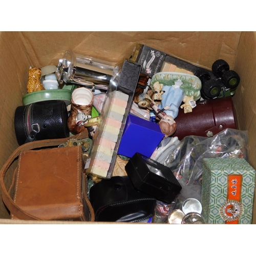 680A - Box of mixed items