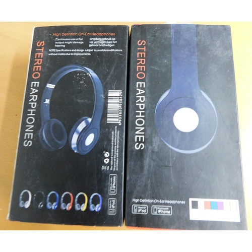 745A - 2 Boxed stereo earphones