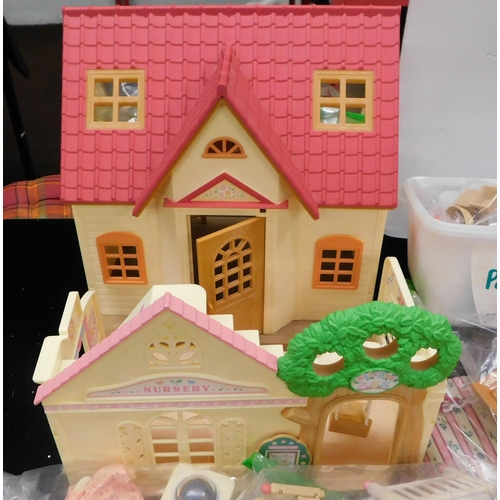 24 - Sylvanian Families - buildings & accessories