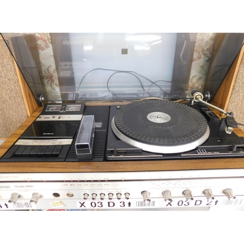 440 - Ferguson Studio 50D Stereo Centre with speakers