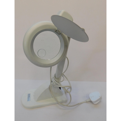 182 - Desktop - magnifying lamp W/O