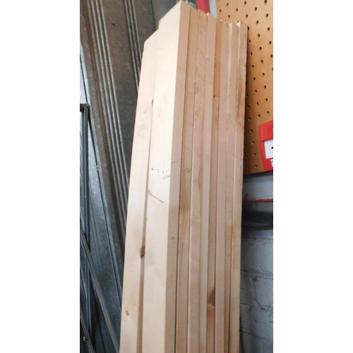 503 - 16x Lengths of wood approx. 68