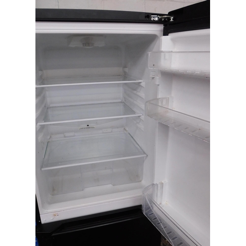 541 - Beko black fridge freezer in working order