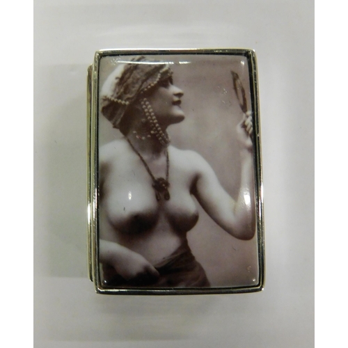 98 - Silver - Victorian erotica style/trinket box