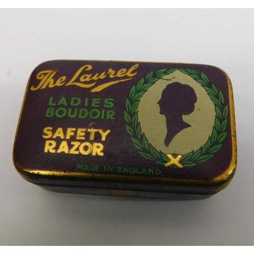 120 - The Laurel Ladies boudoir - safety razor