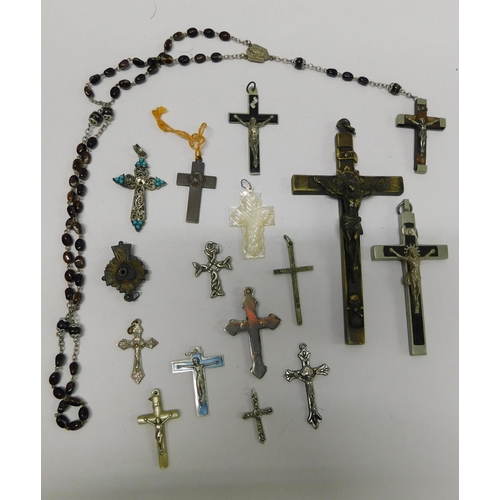 130 - Crucifix pendants