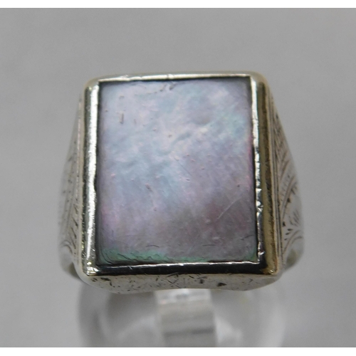 230 - 925 Silver - signet ring set with mother of pearl - size Q