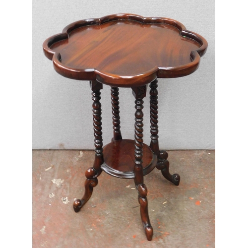 549 - Vintage occasional table with turned legs