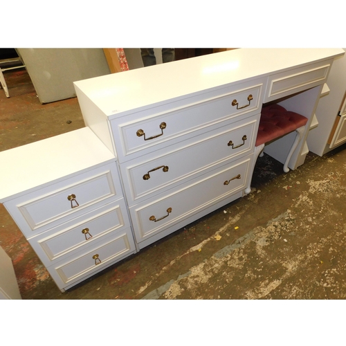 552 - Dressing table, with stool and 3 drawer bedside unit