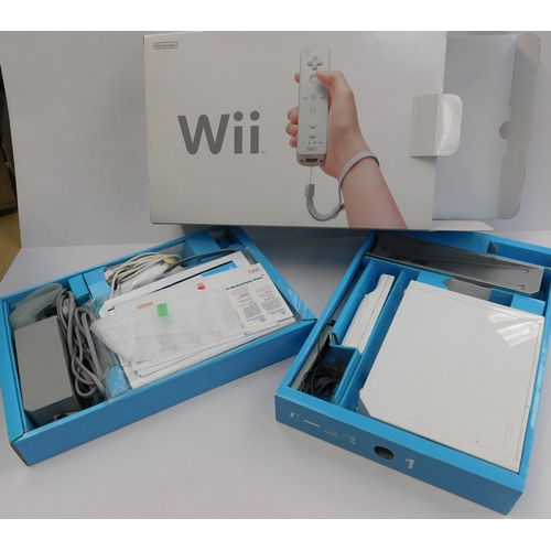 591A - Nintendo Wii console - boxed in working order, game included
