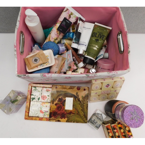 688 - Box of mixed beauty products - all new