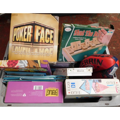 807 - Box of assorted games etc