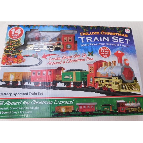 819 - New and boxed Deluxe Christmas Train Set - battery operated