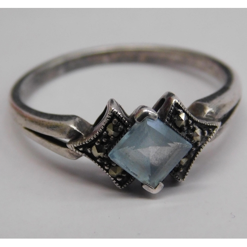 96 - Sterling silver - marcasite & aquamarine set ring