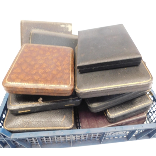 61 - Antique & vintage - empty/boxes & cases