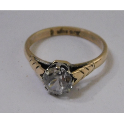 139 - 9ct gold solitaire ring - size J 1/2