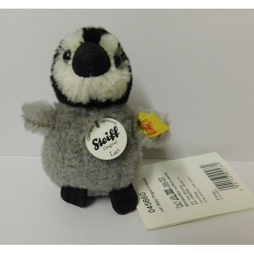 67 - Steiff Lari baby penguin approx. 3 1/2