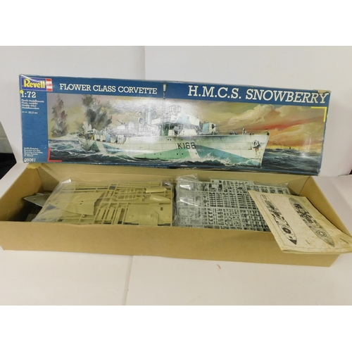 33 - Revell - Flower Class Corvette/HMCS Snowberry - 1.72 scale model kit