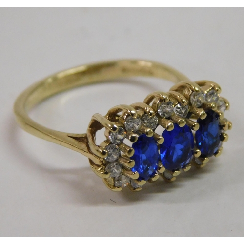 340 - 9ct gold - sapphire cluster ring - size L