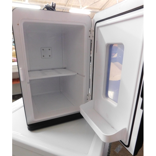 522 - Ice-Q portable fridge W/O