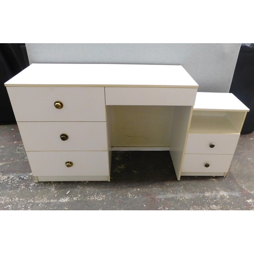 552A - Four drawer dressing table with matching bedside cabinet