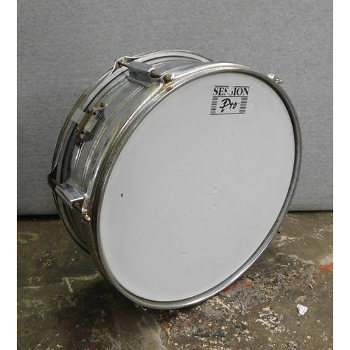 588 - Snare drum