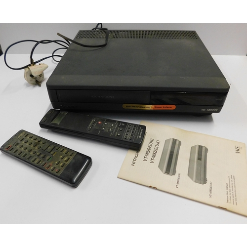 600 - Hitachi VHS deck VT-M922E with two remotes - unchecked