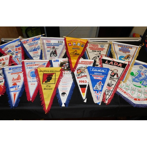 653 - Collection of 15x 1980s era Speedway pendant flags - one signed