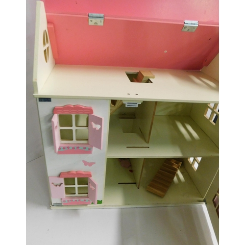 681 - Dolls house approx. 22