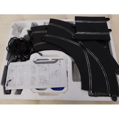 697A - Scalextric GT pursuit track and cars - unchecked