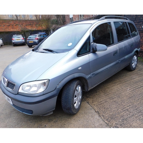 700A - Vauxhall Zafira 1.6 petrol seven seater estate - 12 month MOT, lot of receipts etc. - aircon, electr... 