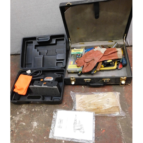 810 - Challenge sheet sander with brief case toolbox and tools - unchecked