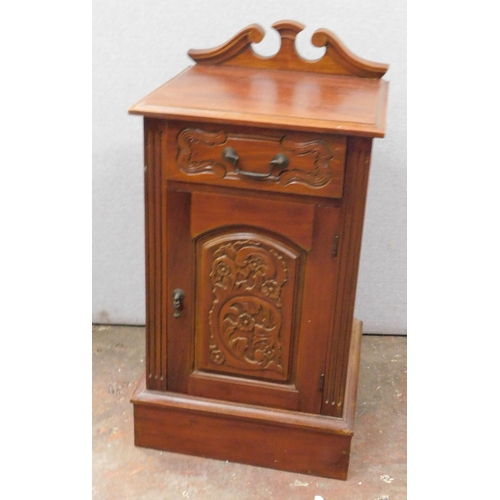 815 - Mahogany cabinet with drawer