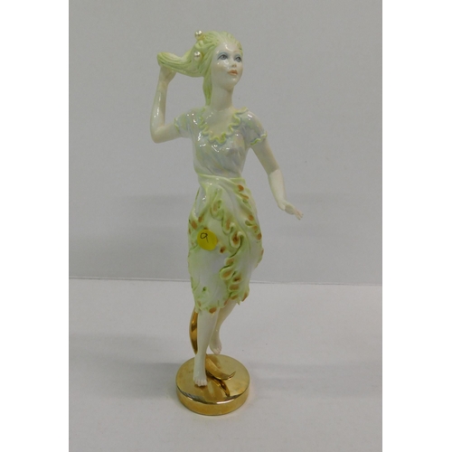 102 - Albany Fine China Co. ltd. - Pearl figure