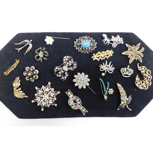 103 - Costume brooches