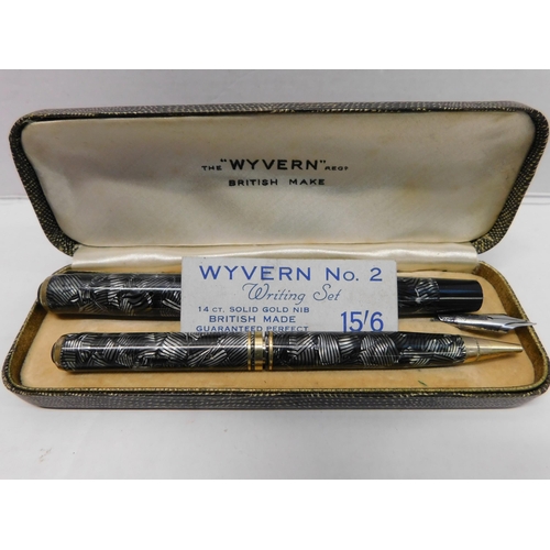 113 - The Wyvern No.2 - writing set