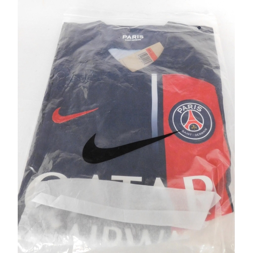 527 - New and bagged Nike Paris Saint Germain large football shirt