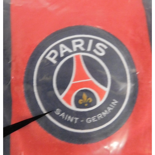 527 - New and bagged Nike Paris Saint Germain large football shirt