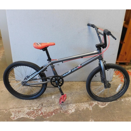 734 - Mongoose BMX