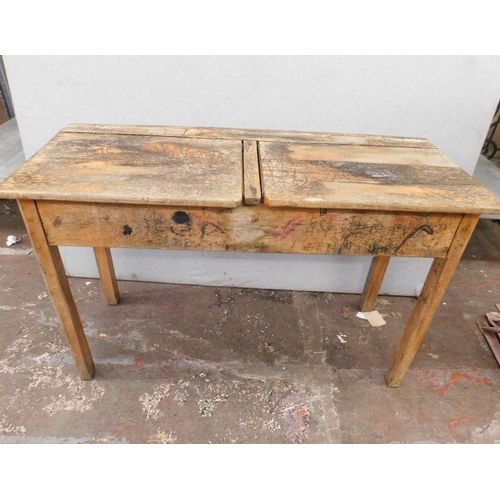 750 - Double school desk