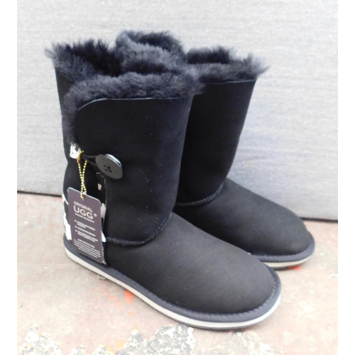 757 - Brand new genuine with tags UGG boots - Bailey boot