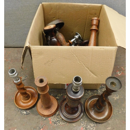 782 - Box of vintage candlesticks