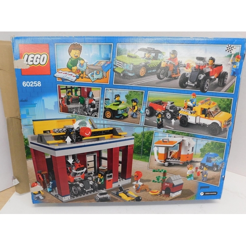 595 - Boxed Lego City 60258 - slight wear to box, unchecked