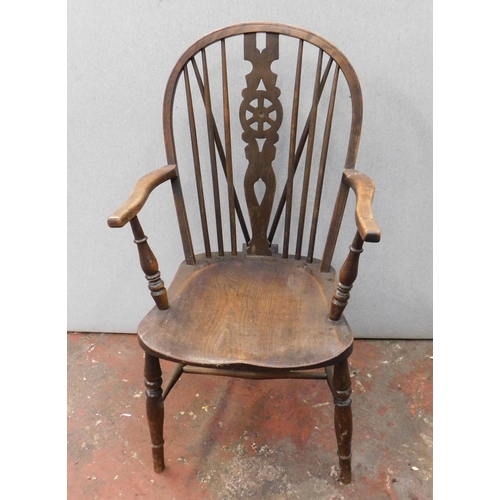 544 - Vintage oak Wheelback chair