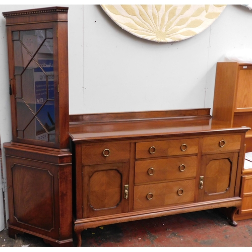 561 - Mahogany sideboard and corner cabinet