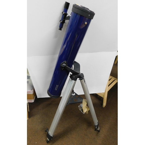 679 - Optus telescope with accessories and stand